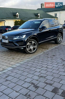 Внедорожник / Кроссовер Volkswagen Touareg 2014 в Бучаче