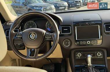 Внедорожник / Кроссовер Volkswagen Touareg 2012 в 