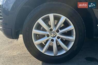 Внедорожник / Кроссовер Volkswagen Touareg 2012 в 