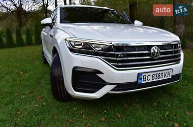 Внедорожник / Кроссовер Volkswagen Touareg 2019 в 