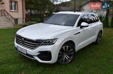 Внедорожник / Кроссовер Volkswagen Touareg 2019 в 