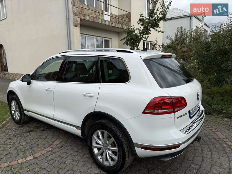 Внедорожник / Кроссовер Volkswagen Touareg 2015 в Тернополе