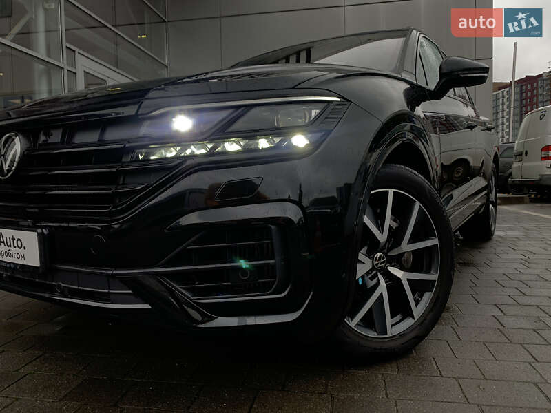 Позашляховик / Кросовер Volkswagen Touareg 2022 в Івано-Франківську