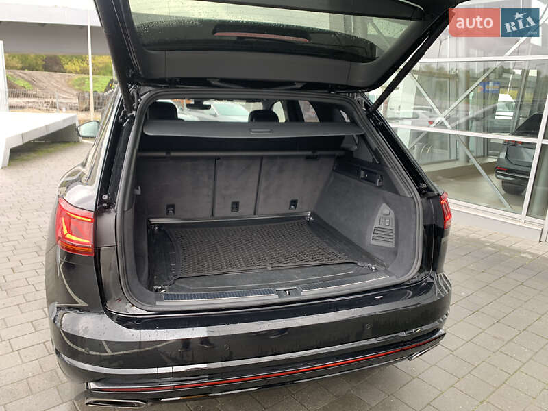 Позашляховик / Кросовер Volkswagen Touareg 2022 в Івано-Франківську