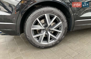 Внедорожник / Кроссовер Volkswagen Touareg 2022 в 