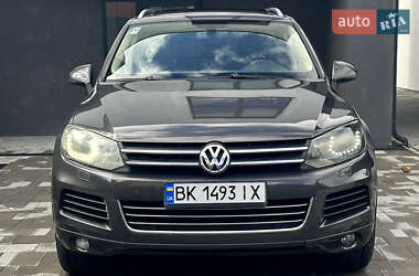 Позашляховик / Кросовер Volkswagen Touareg 2011 в 