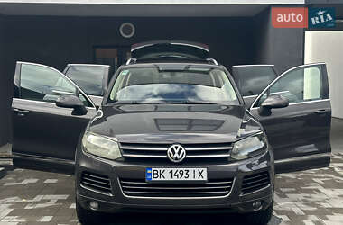 Позашляховик / Кросовер Volkswagen Touareg 2011 в 