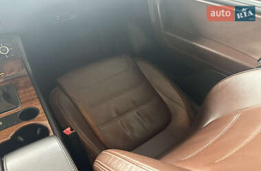 Позашляховик / Кросовер Volkswagen Touareg 2011 в 