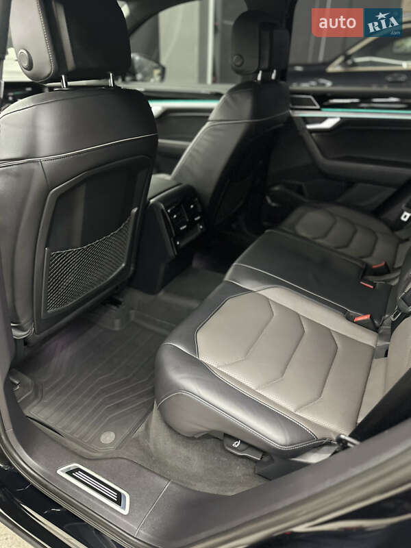 Позашляховик / Кросовер Volkswagen Touareg 2021 в Миколаєві фото 23 Позашляховик / Кросовер Volkswagen Touareg 2021 в Миколаєві