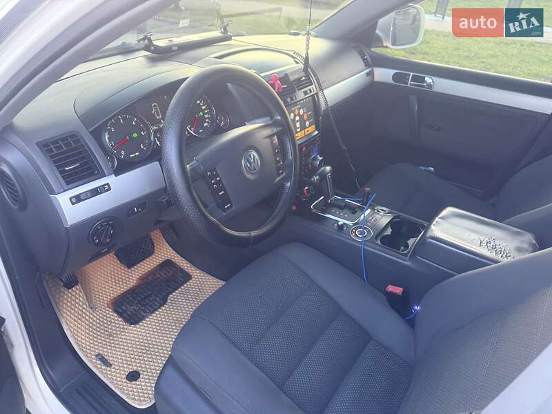 Внедорожник / Кроссовер Volkswagen Touareg 2009 в Черновцах