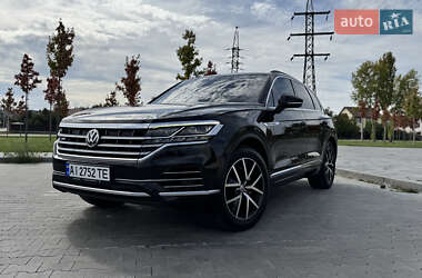 Внедорожник / Кроссовер Volkswagen Touareg 2018 в Ирпене