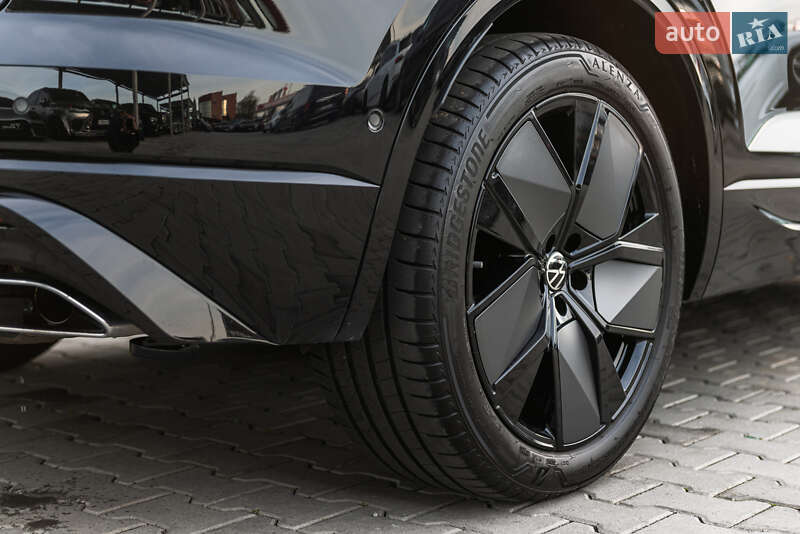 Внедорожник / Кроссовер Volkswagen Touareg 2024 в Мукачево