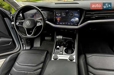 Внедорожник / Кроссовер Volkswagen Touareg 2020 в 