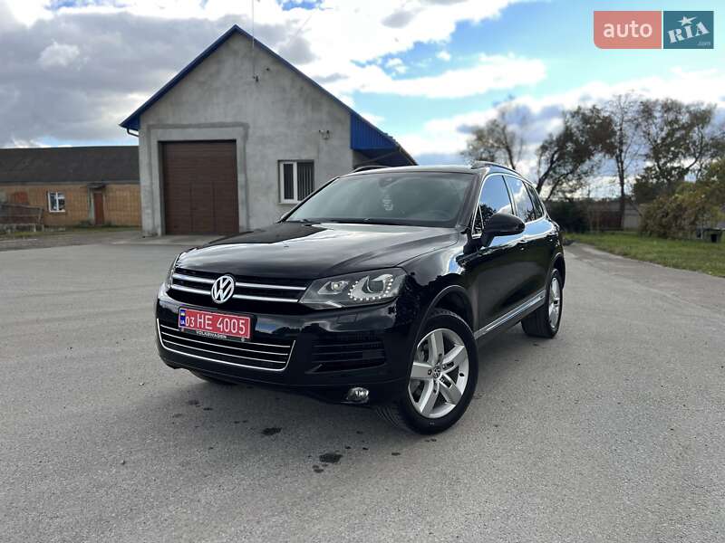 Внедорожник / Кроссовер Volkswagen Touareg 2011 в 