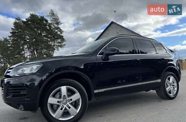 Внедорожник / Кроссовер Volkswagen Touareg 2011 в 