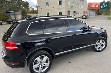 Внедорожник / Кроссовер Volkswagen Touareg 2011 в 