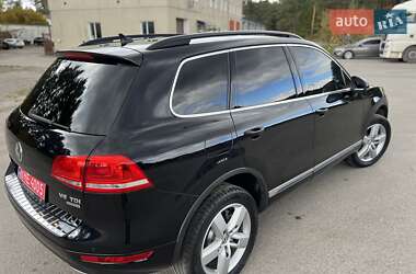 Внедорожник / Кроссовер Volkswagen Touareg 2011 в 