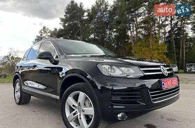 Внедорожник / Кроссовер Volkswagen Touareg 2011 в 