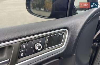 Внедорожник / Кроссовер Volkswagen Touareg 2011 в 