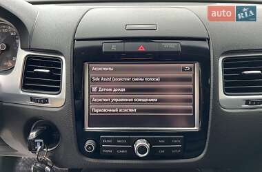 Внедорожник / Кроссовер Volkswagen Touareg 2011 в 