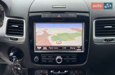 Внедорожник / Кроссовер Volkswagen Touareg 2011 в 