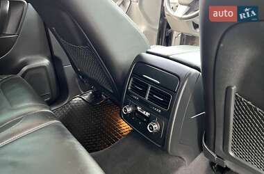 Внедорожник / Кроссовер Volkswagen Touareg 2011 в 