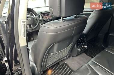 Внедорожник / Кроссовер Volkswagen Touareg 2011 в 