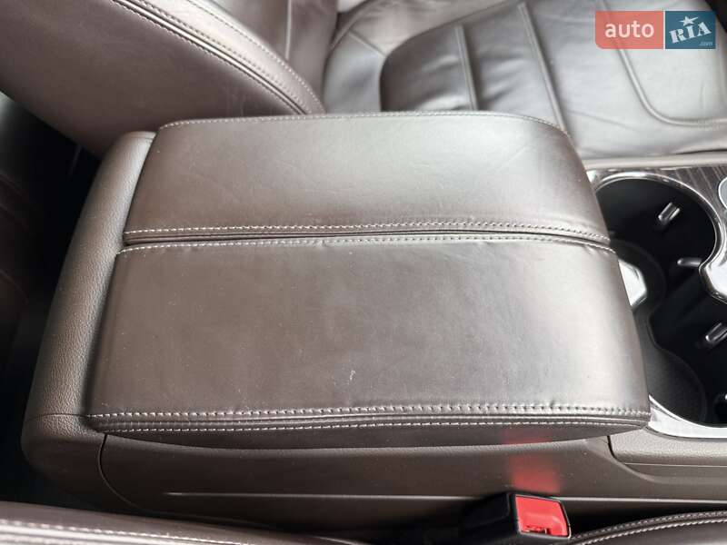 Позашляховик / Кросовер Volkswagen Touareg 2017 в Одесі