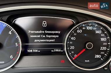 Внедорожник / Кроссовер Volkswagen Touareg 2017 в 