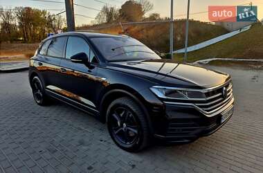 Внедорожник / Кроссовер Volkswagen Touareg 2021 в 