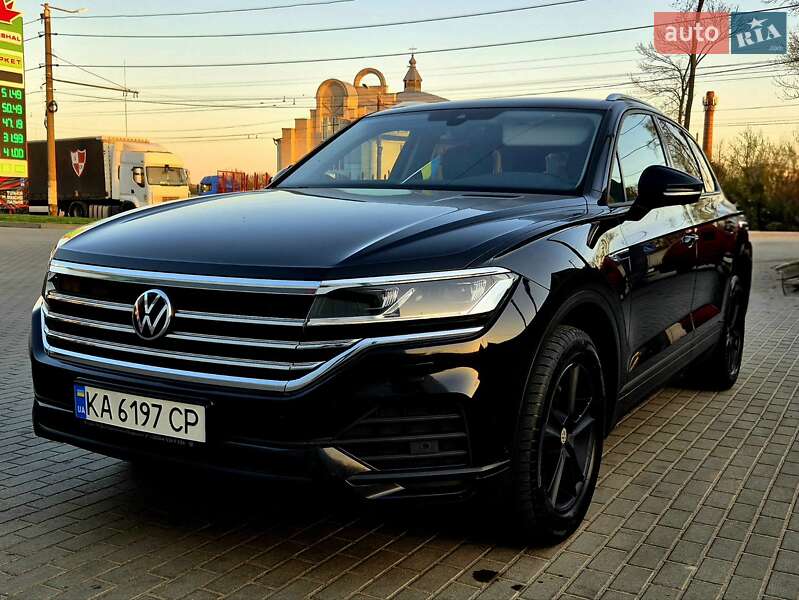 Внедорожник / Кроссовер Volkswagen Touareg 2021 в 