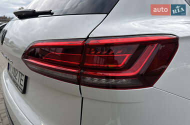 Внедорожник / Кроссовер Volkswagen Touareg 2018 в 