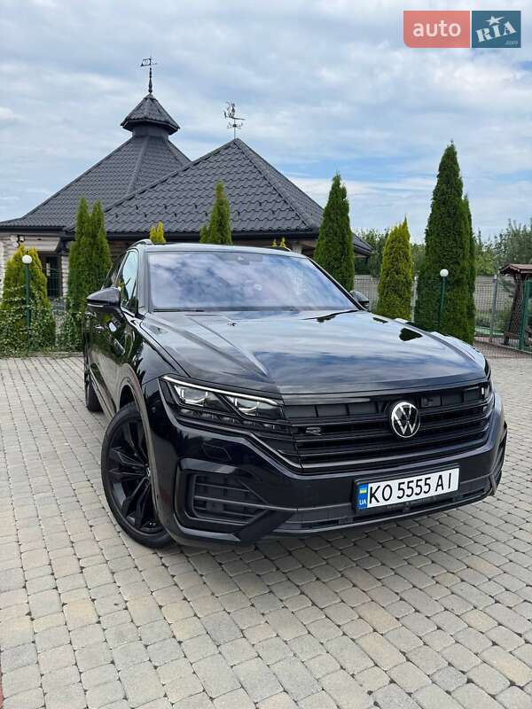 Внедорожник / Кроссовер Volkswagen Touareg 2021 в Иршаве