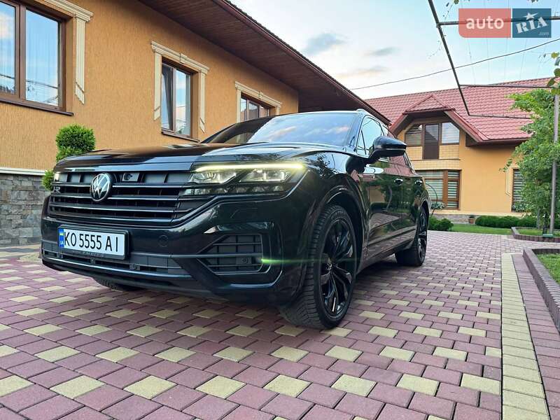 Внедорожник / Кроссовер Volkswagen Touareg 2021 в Иршаве