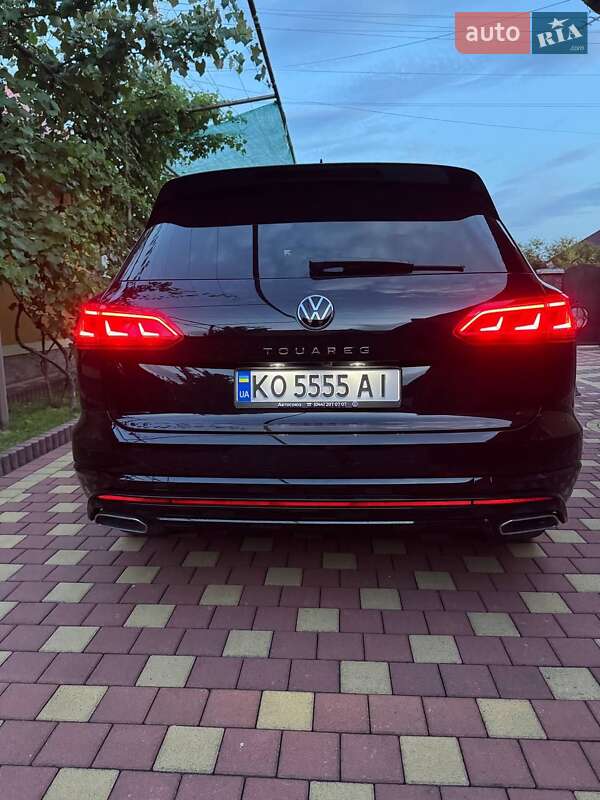 Внедорожник / Кроссовер Volkswagen Touareg 2021 в Иршаве