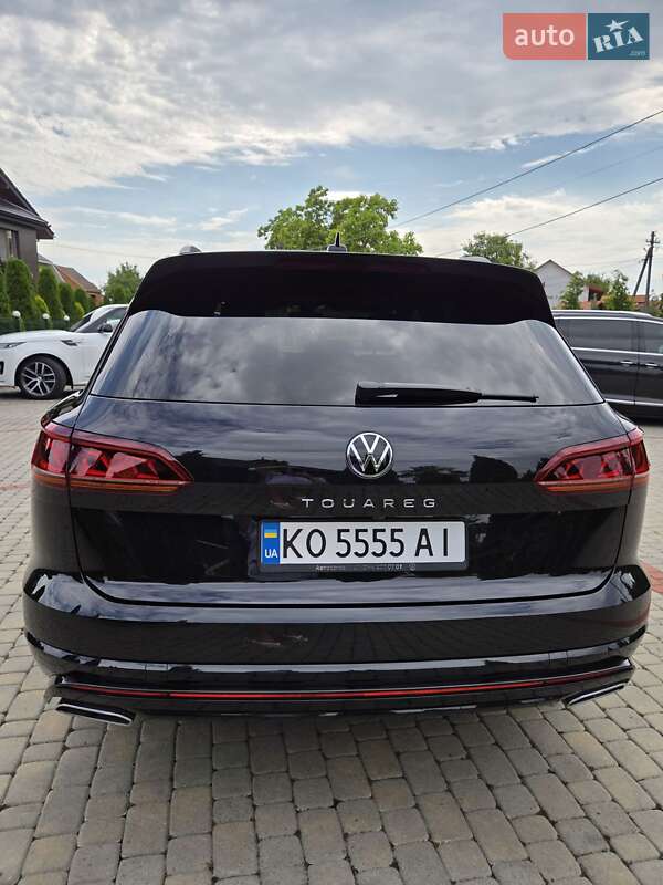 Внедорожник / Кроссовер Volkswagen Touareg 2021 в Иршаве