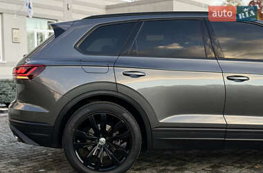 Позашляховик / Кросовер Volkswagen Touareg 2019 в  фото 22 Позашляховик / Кросовер Volkswagen Touareg 2019 в