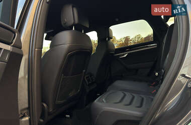 Позашляховик / Кросовер Volkswagen Touareg 2019 в  фото 42 Позашляховик / Кросовер Volkswagen Touareg 2019 в