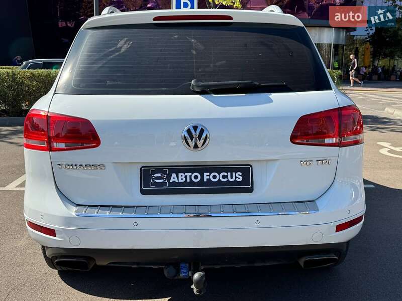 Внедорожник / Кроссовер Volkswagen Touareg 2012 в Киеве