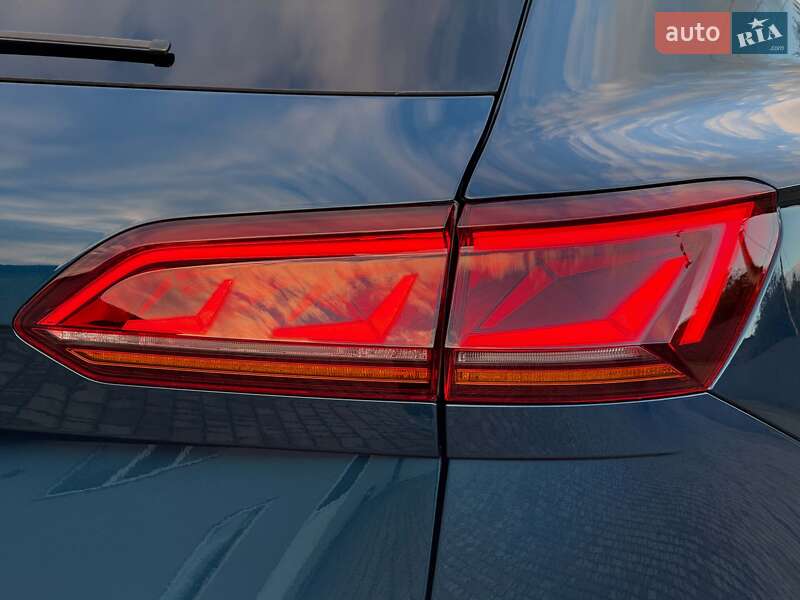 Внедорожник / Кроссовер Volkswagen Touareg 2021 в Луцке