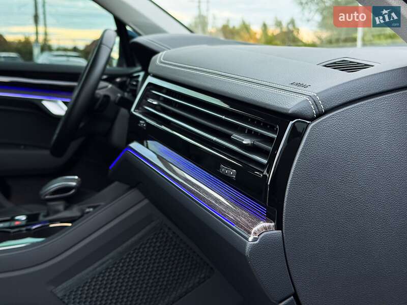Внедорожник / Кроссовер Volkswagen Touareg 2021 в Луцке
