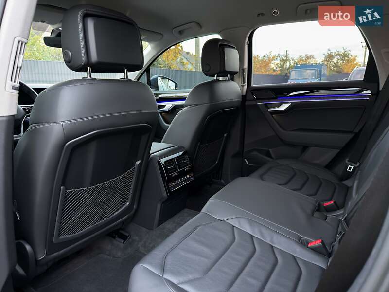 Внедорожник / Кроссовер Volkswagen Touareg 2021 в Луцке