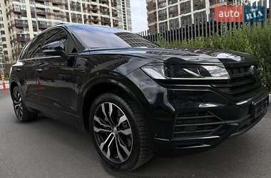 Позашляховик / Кросовер Volkswagen Touareg 2020 в Києві