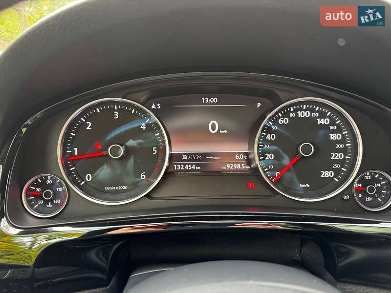 Внедорожник / Кроссовер Volkswagen Touareg 2016 в Тернополе