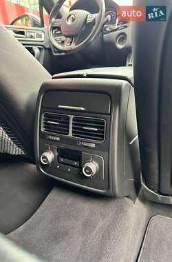 Внедорожник / Кроссовер Volkswagen Touareg 2015 в 