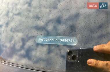 Позашляховик / Кросовер Volkswagen Touareg 2014 в  фото 37 Позашляховик / Кросовер Volkswagen Touareg 2014 в