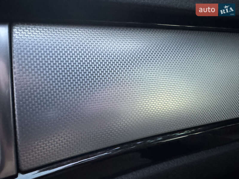 Позашляховик / Кросовер Volkswagen Touareg 2017 в Києві