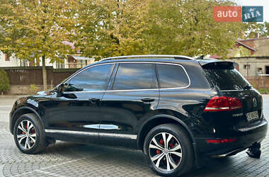 Внедорожник / Кроссовер Volkswagen Touareg 2011 в 