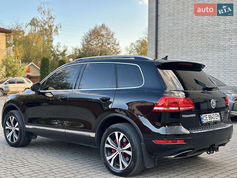 Внедорожник / Кроссовер Volkswagen Touareg 2011 в Черновцах