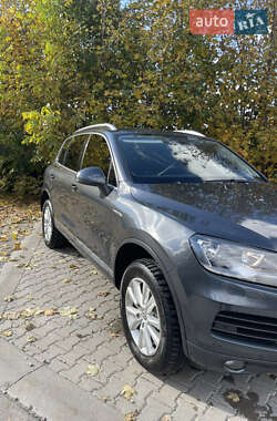 Внедорожник / Кроссовер Volkswagen Touareg 2013 в 